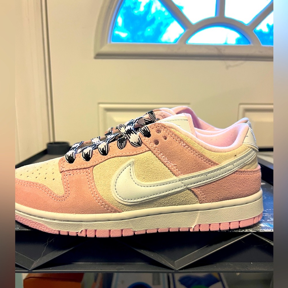 Brand New Nike Dunks 7.5